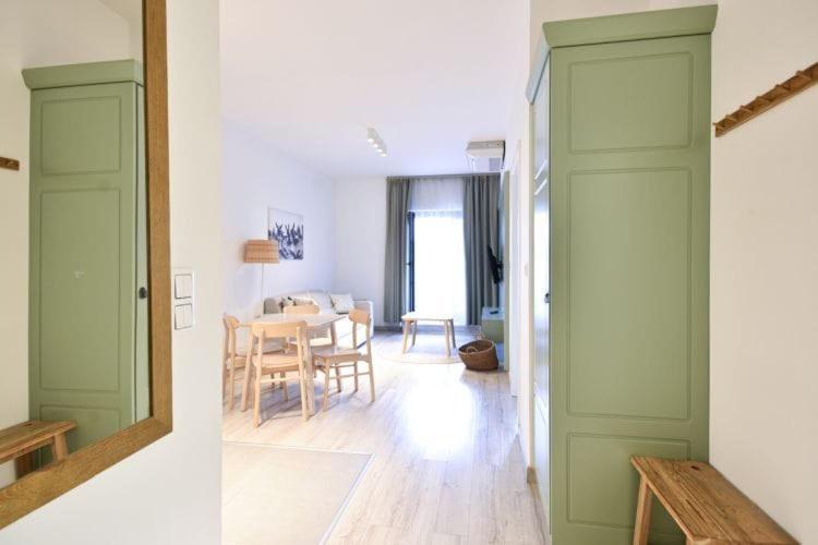 Boutique With Free Swimming Pool And Parking